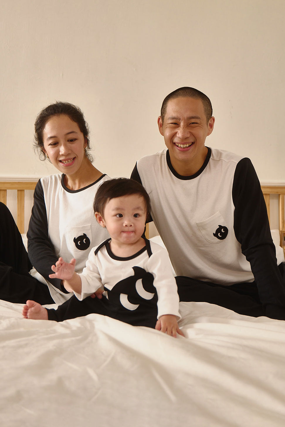 Basic | 成人 小精靈居家套組(女士)(黑白) | 小精靈 Logo 拼接 | 100% 有機棉