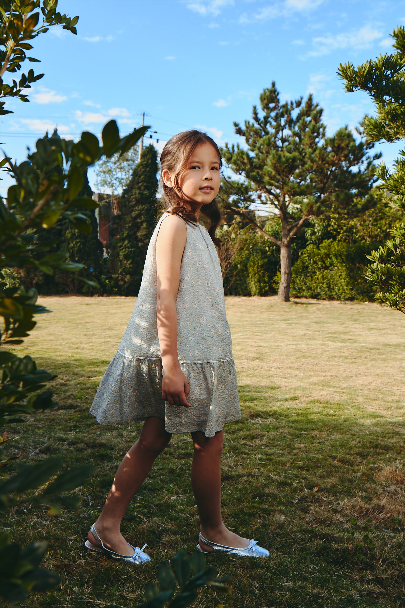 Luxury | 女童 Floral 優雅繁花背心洋裝 | 小圓領 織帶 細摺