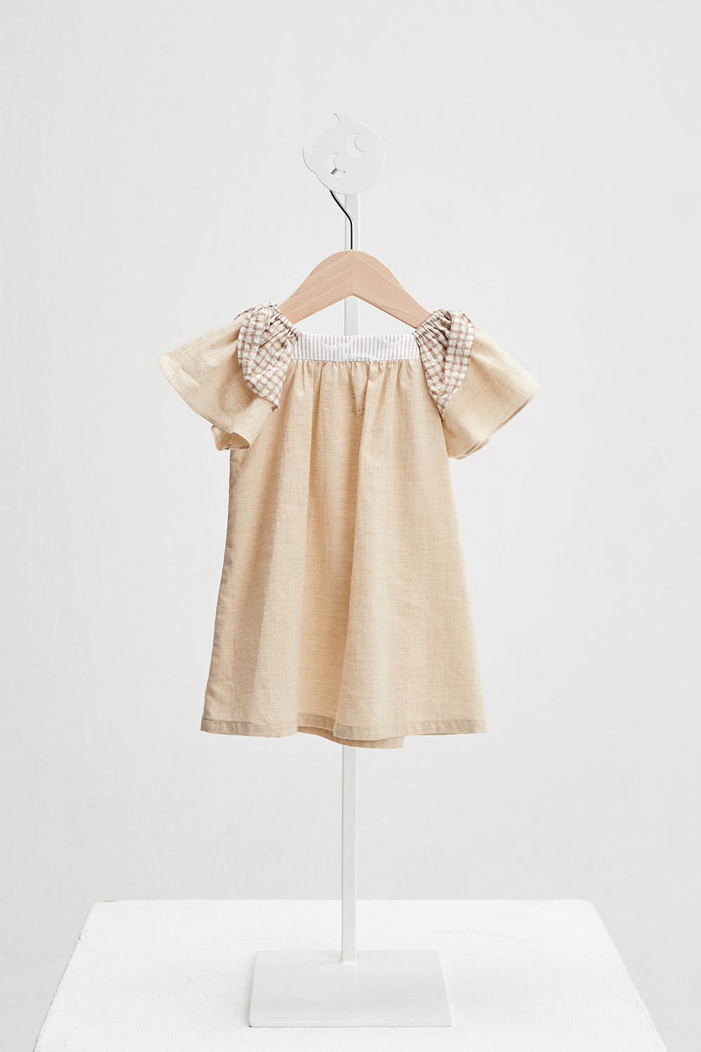 Main | 幼兒 Vichy 小花胸章立體袖洋裝 | 花朵 格紋 袖型設計 | 100% 有機棉