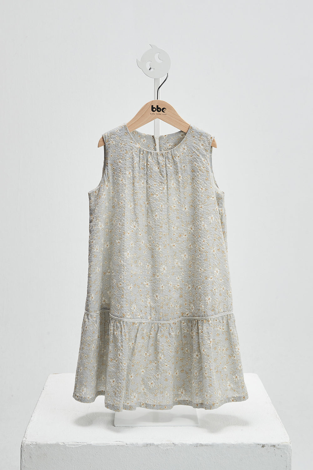 Luxury | 女童 Floral 優雅繁花背心洋裝 | 小圓領 織帶 細摺