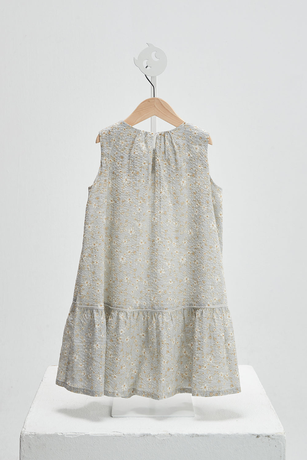 Luxury | 女童 Floral 優雅繁花背心洋裝 | 小圓領 織帶 細摺