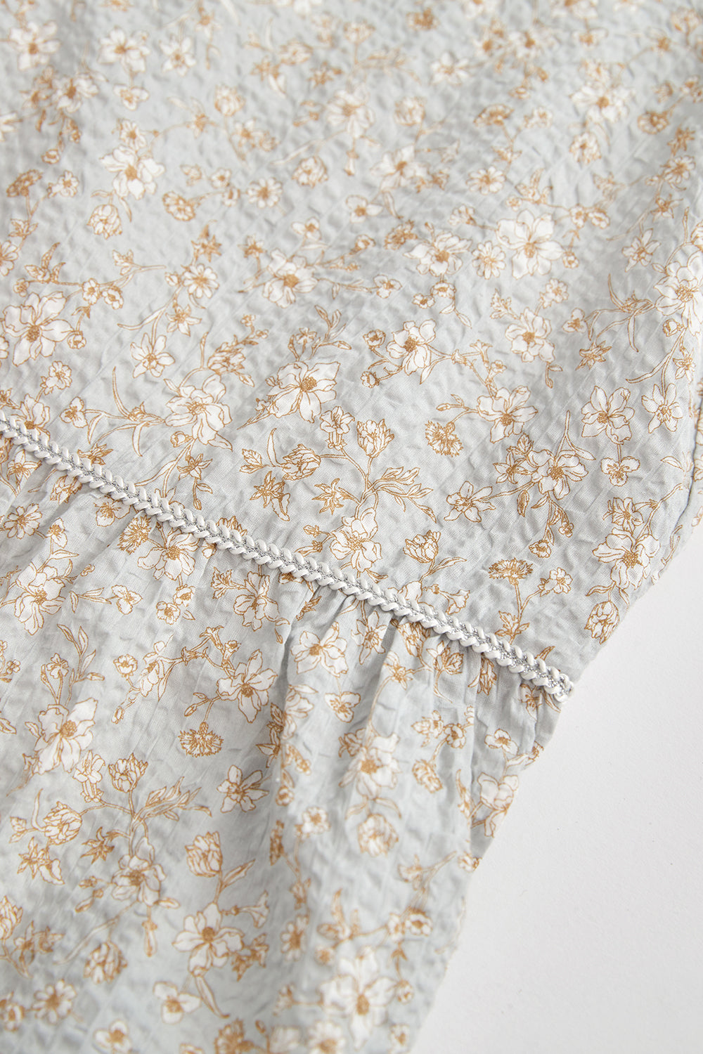 Luxury | 女童 Floral 優雅繁花背心洋裝 | 小圓領 織帶 細摺