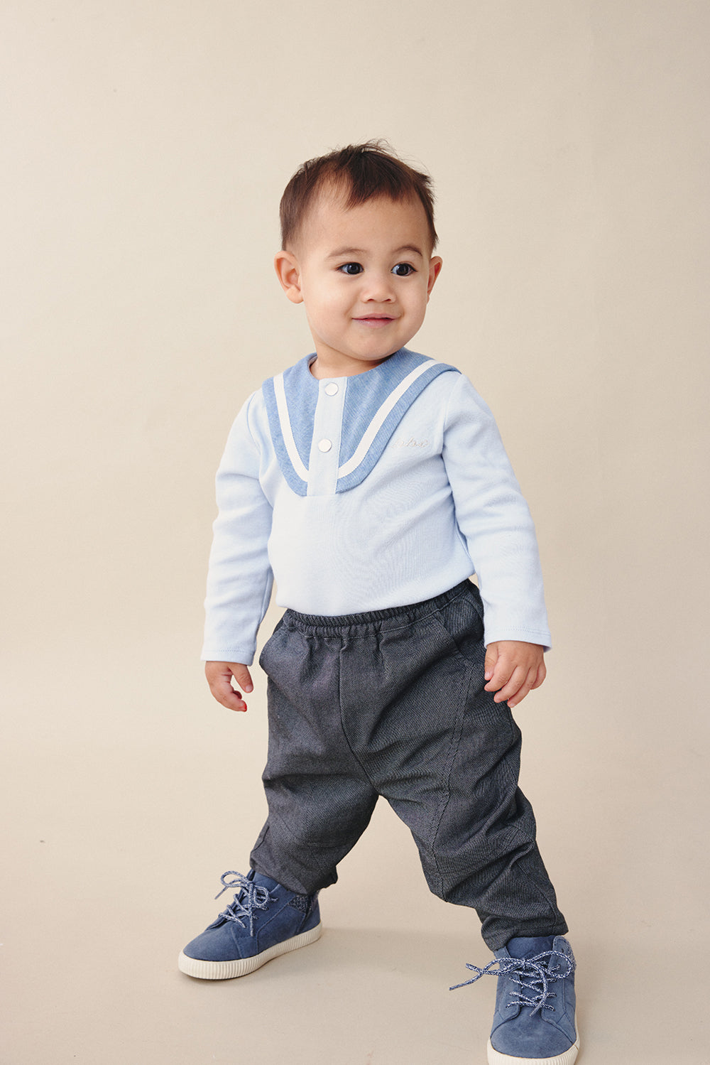 【預購】Main | 幼兒 Peekaboo刺繡繭型褲 | 小精靈 Logo 刺繡 繭型輪廓 | 100%有機棉