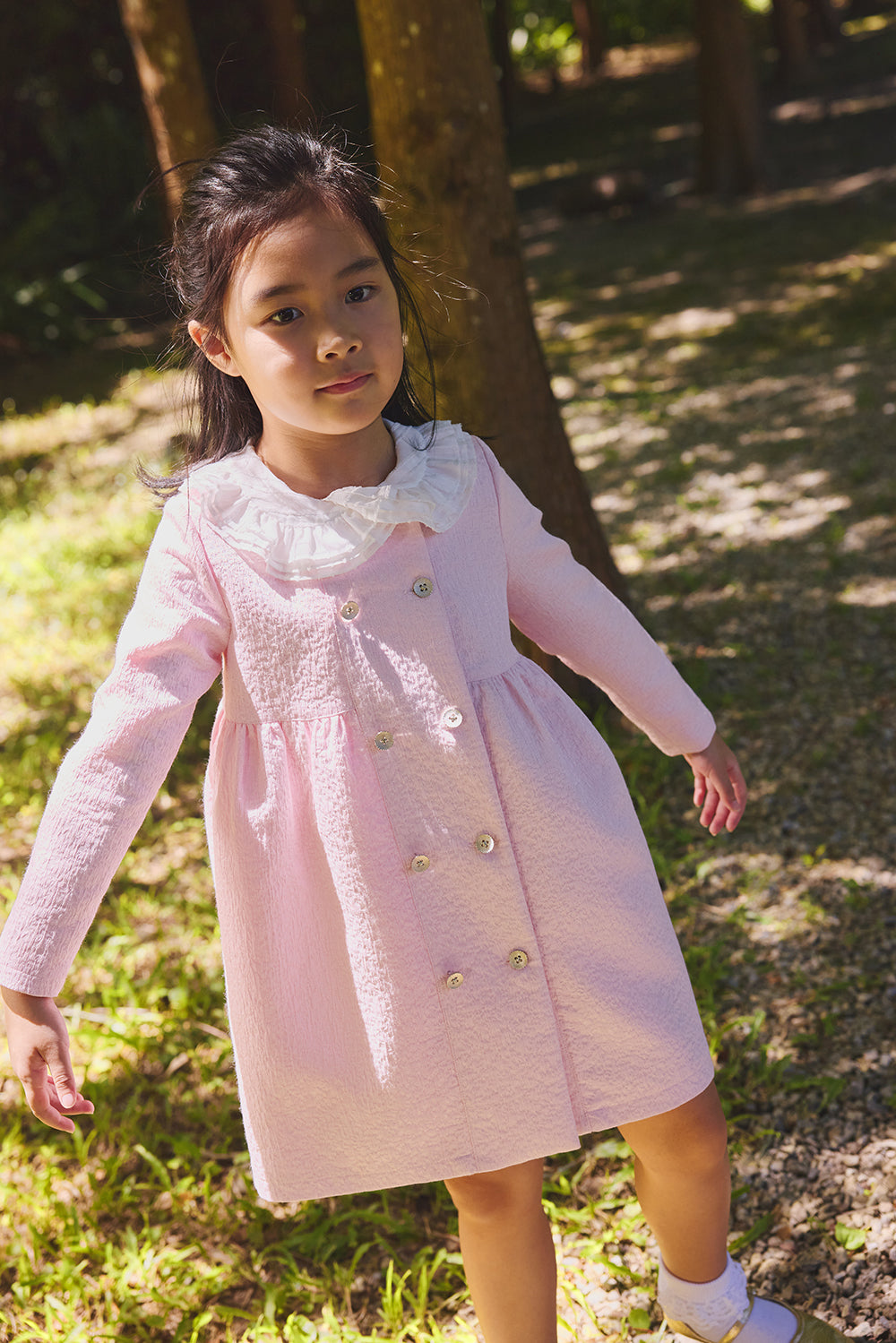 【預購】Luxury | 女童 Frill Fairy排釦洋裝 | 長袖荷葉 雙領 紋理面料