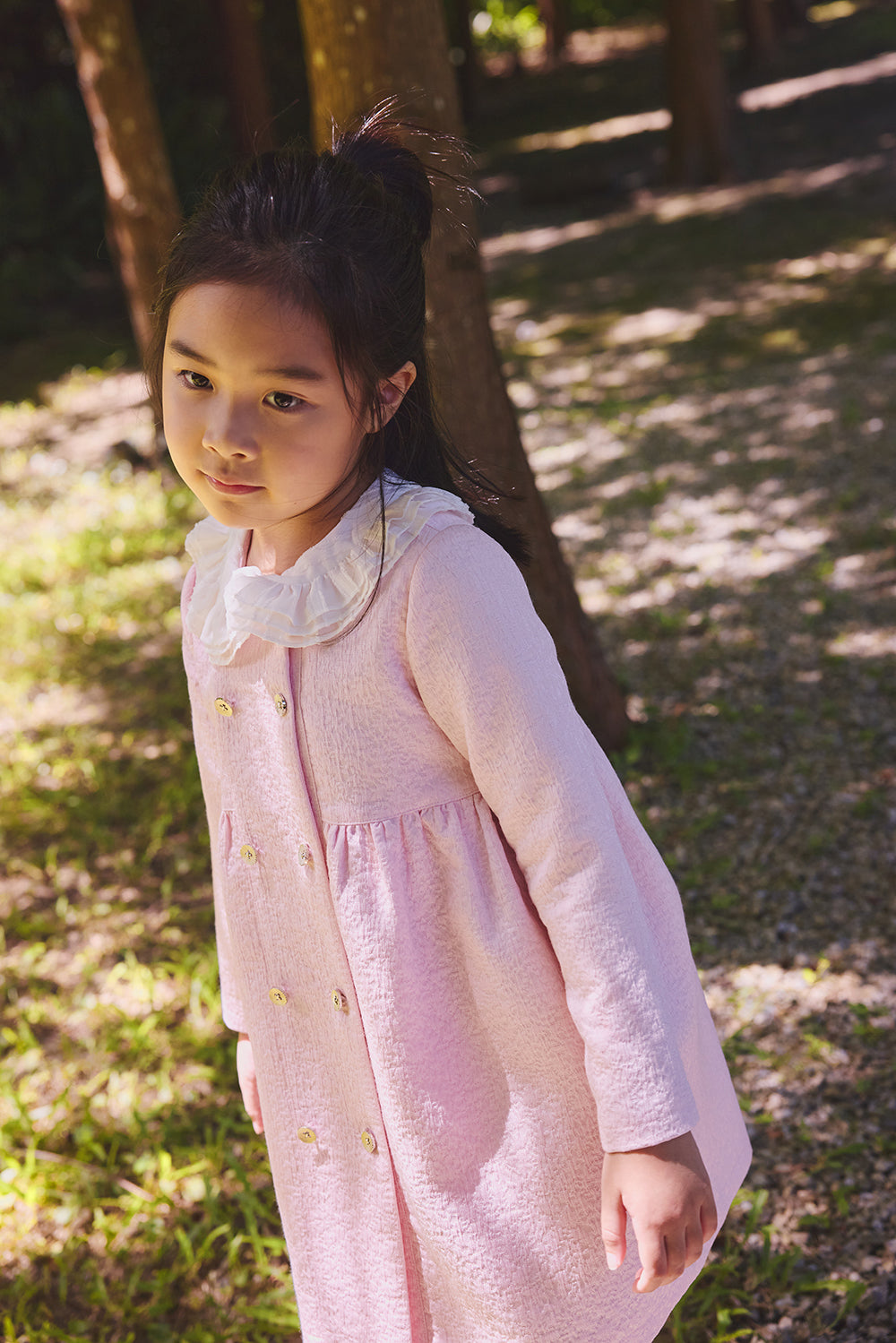 【預購】Luxury | 女童 Frill Fairy排釦洋裝 | 長袖荷葉 雙領 紋理面料