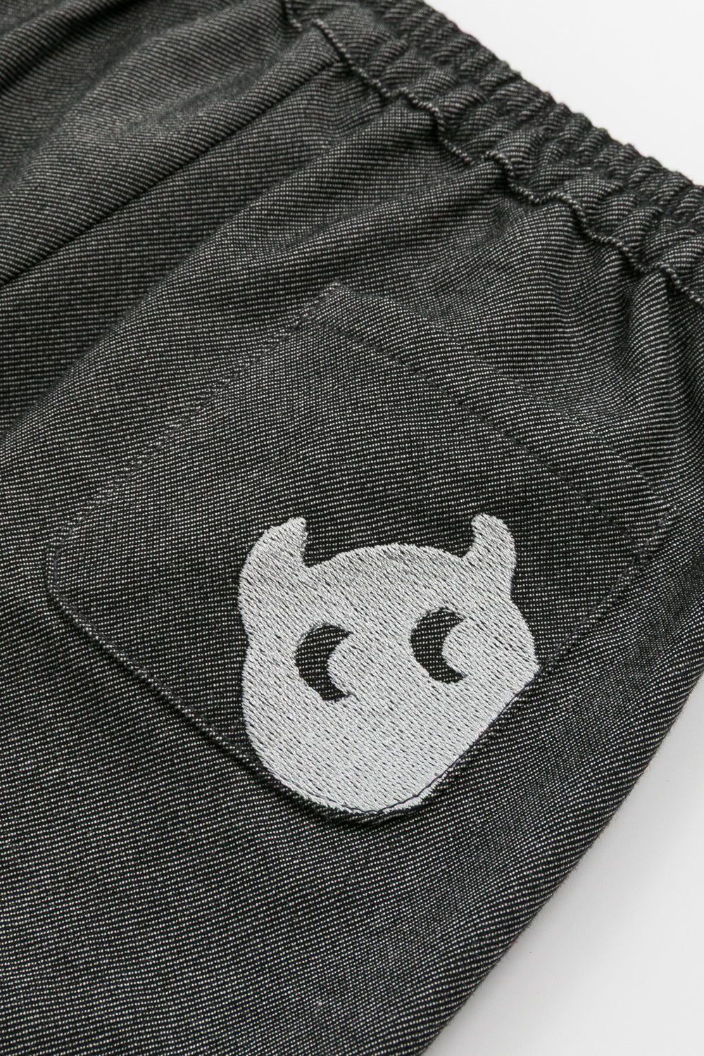 【預購】Main | 幼兒 Peekaboo刺繡繭型褲 | 小精靈 Logo 刺繡 繭型輪廓 | 100%有機棉