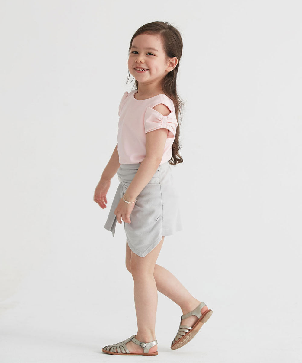 Three-dimensional bow off-shoulder top