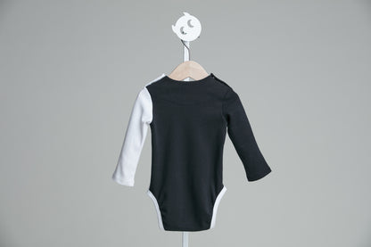 Asymmetrical two-tone undershirt 