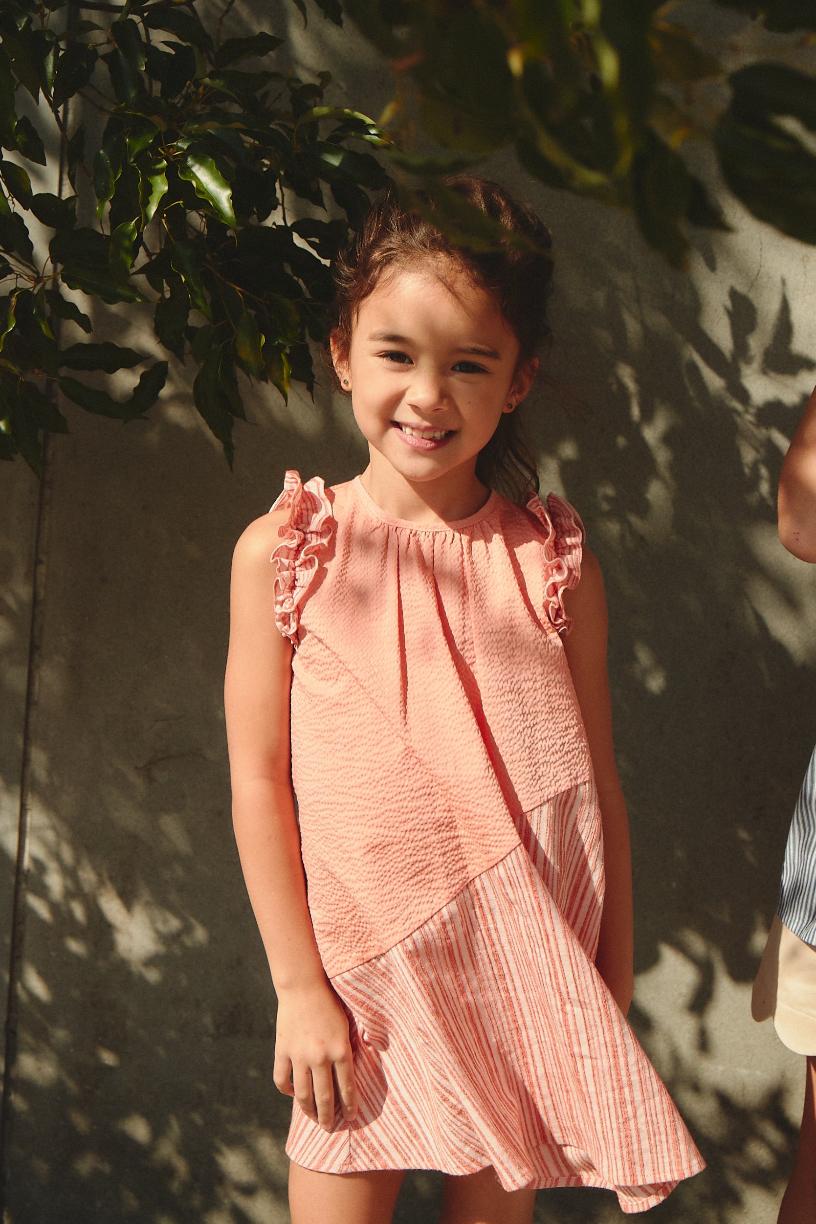 Luxury | 女童 Classic 個性荷葉斜拼條紋洋裝 | 荷葉 拼接 斜裁