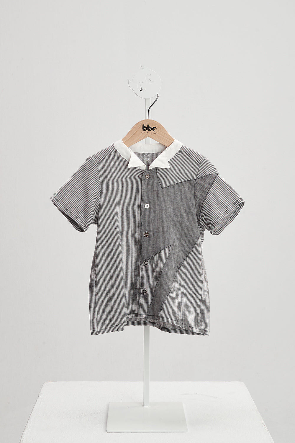 Swallow collar lightning stripe shirt