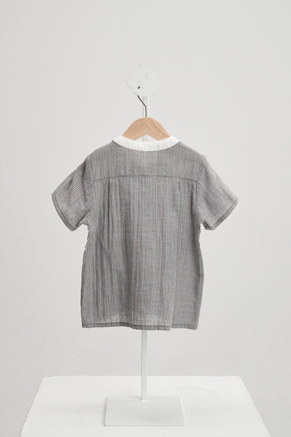 Swallow collar lightning stripe shirt