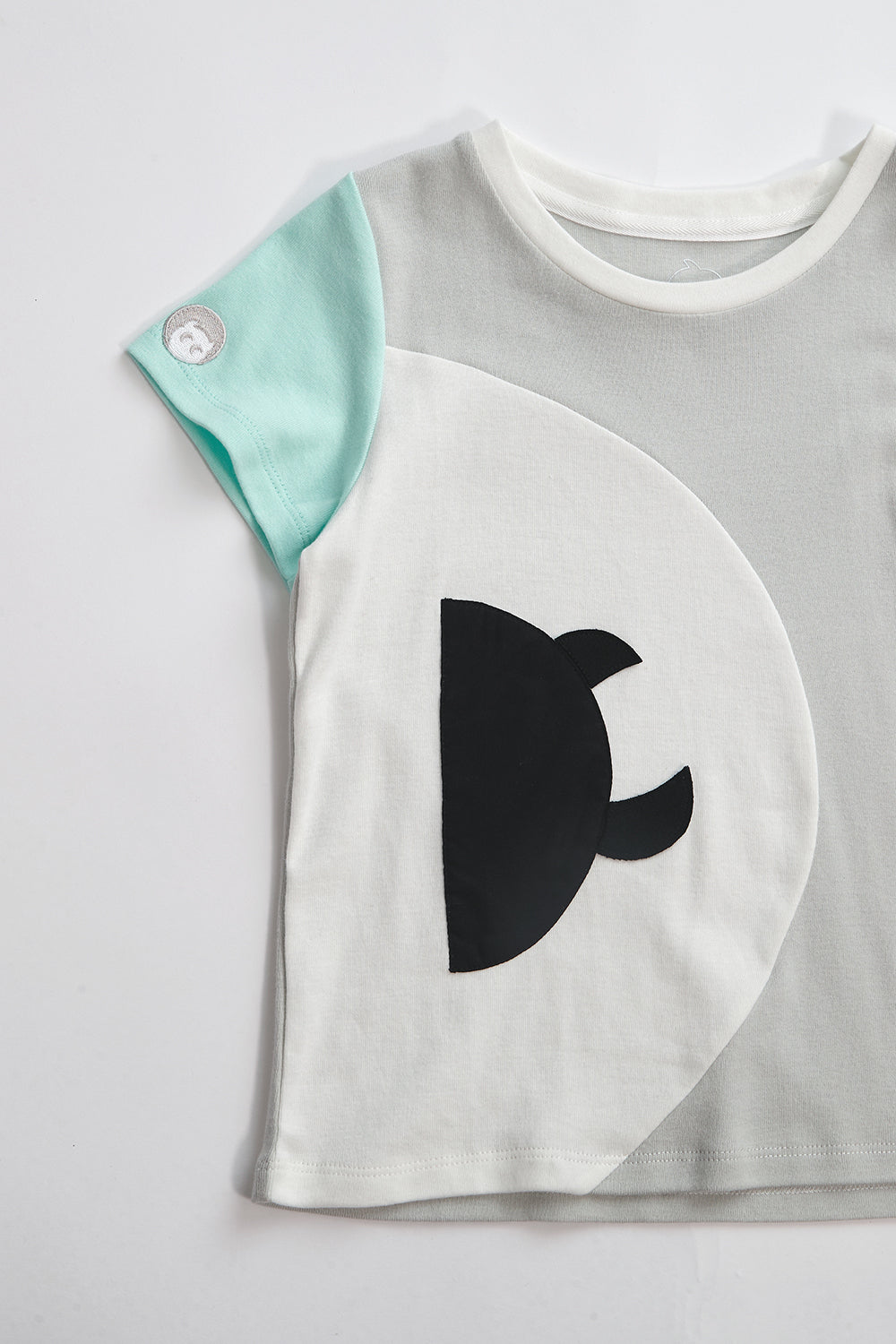 Main | 男童 Carmen Herrera 字母拼接遊樂園D | 拼接 小精靈 Logo | 100% 有機棉