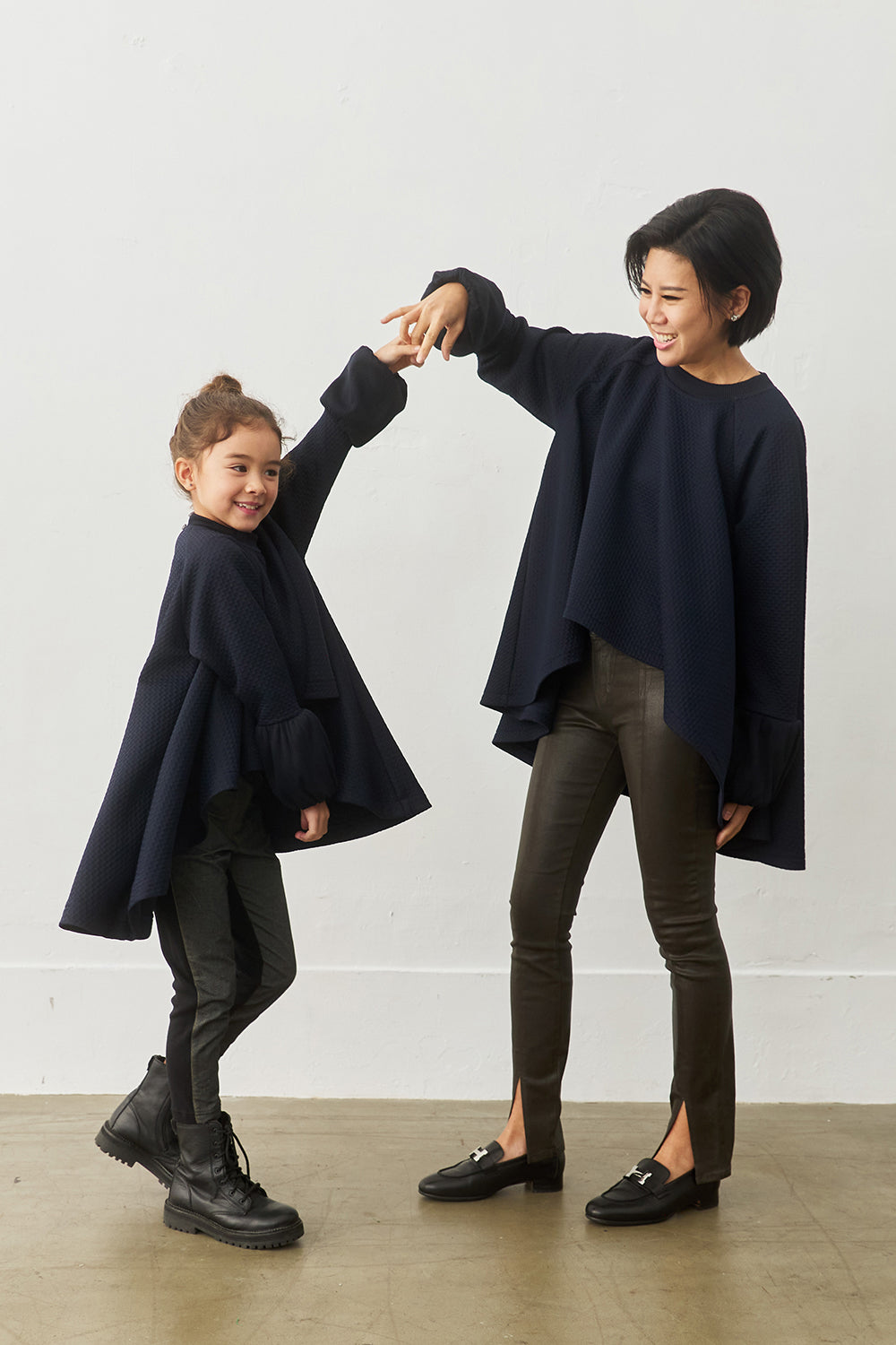 Luxury | Women｜前短後長泡袖上衣｜長袖荷葉 多層次 袖型設計