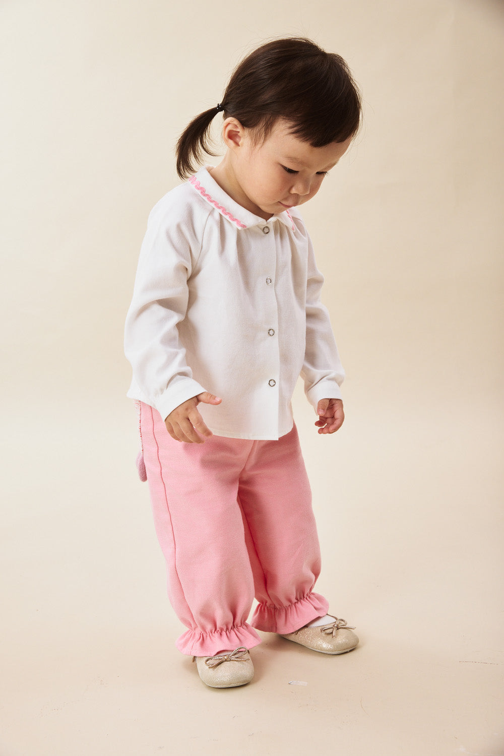 Main | 幼兒 Elsie Bunny 縮口荷葉邊兔足口袋有機棉長褲