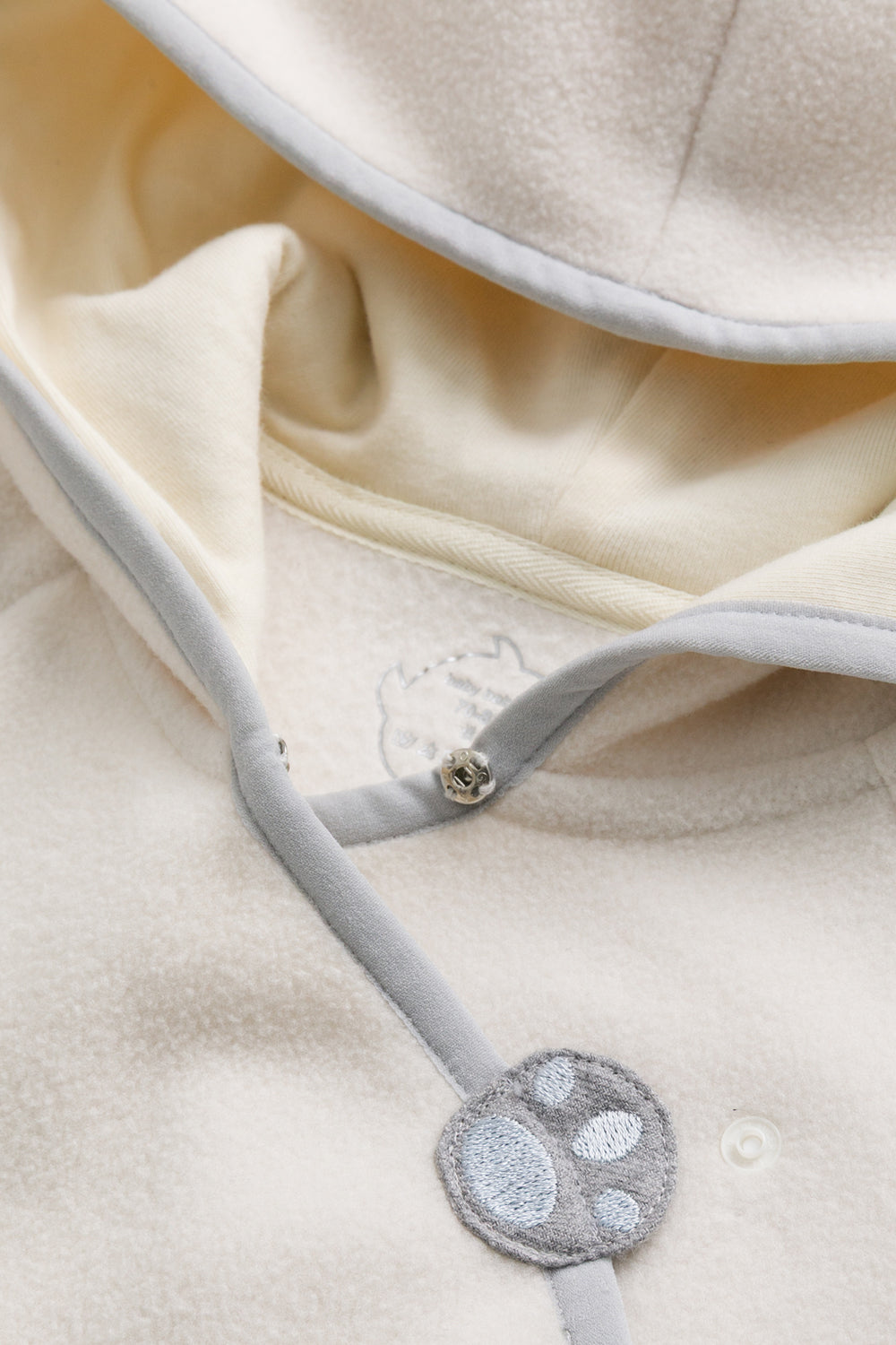 Luxury | 幼兒 Little Hopper 連帽斜開雪狼足跡刺繡長袖連身兔裝